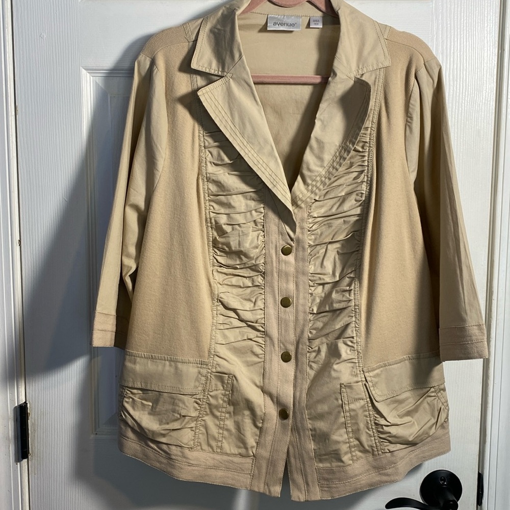 Avenue Jacket Beige Size 18/20